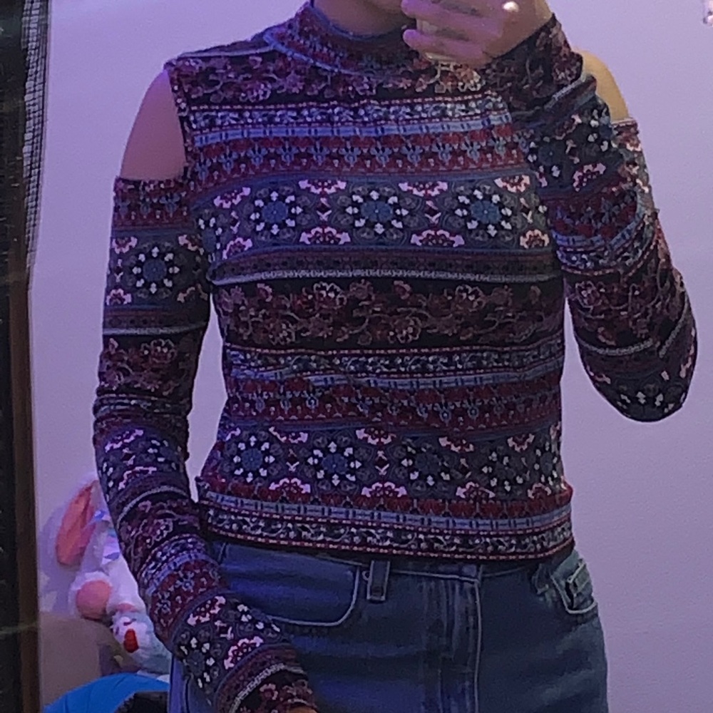 Shoulder Cut Off Blouse